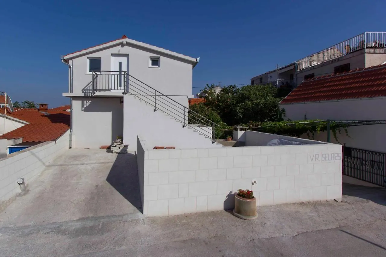 Apartment Apartman Barada Slatine
