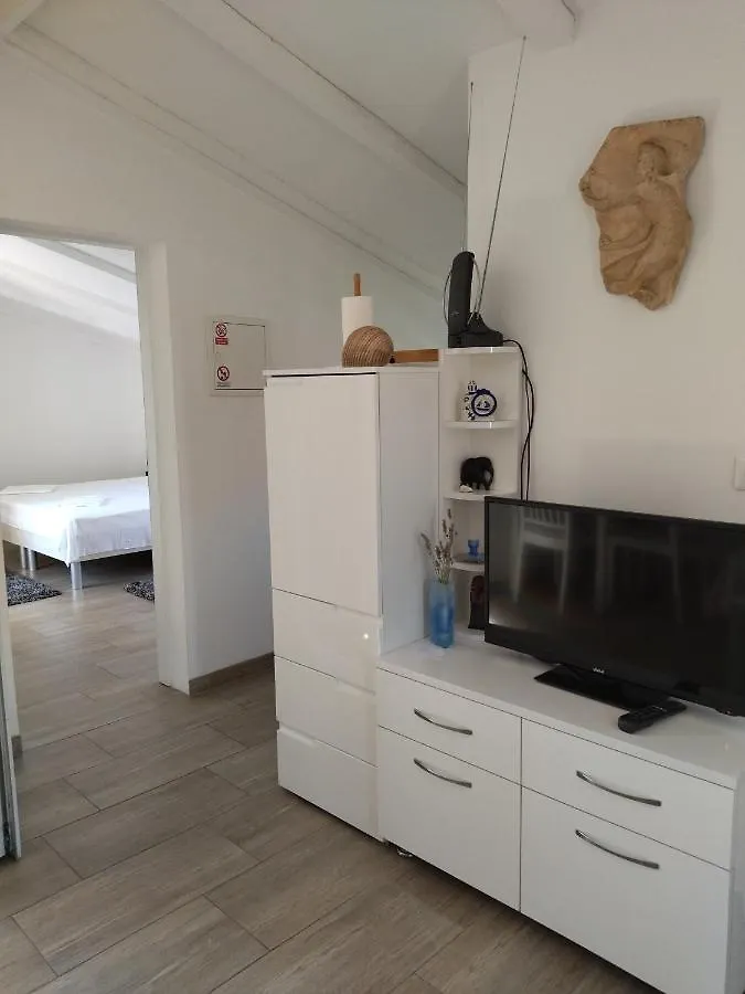 Apartment Apartman Barada Slatine